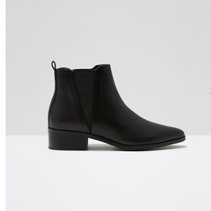 Frank and Oak - The Palace Chelsea Boots in Black